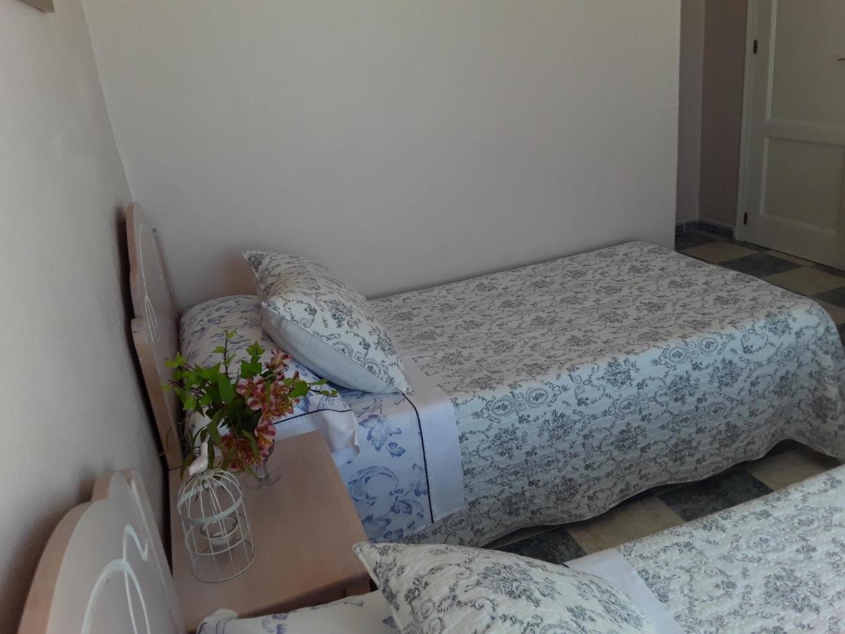 Habitaciones Hernandez كاربونيذاس المظهر الخارجي الصورة